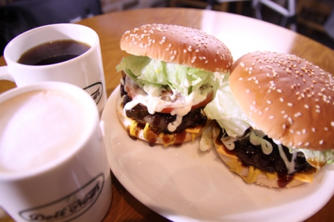 델리뉴스, 까페형 프리미엄 버거시장에 도전장