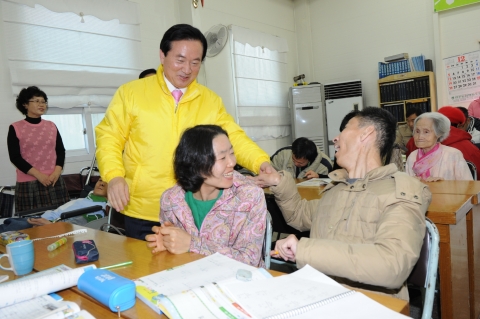 강운태 광주시장, 동절기 사회복지시설 현장 안전점검 및 종사자 격려