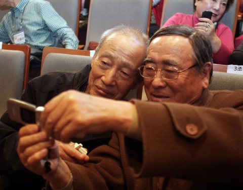 SK텔레콤, 어르신 휴대폰 활용 경진대회 개최