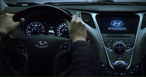 현대자동차 5G 그랜저 4D 극장광고 중 한 장면