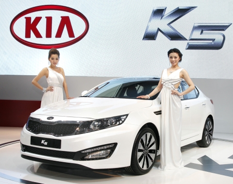 기아자동차㈜는 20일, 중국 광저우 중국수출입상품교역회전시회관(Guangzhou, China Import and Export Fair Complex)에서 열린 ‘2010 광저우 국