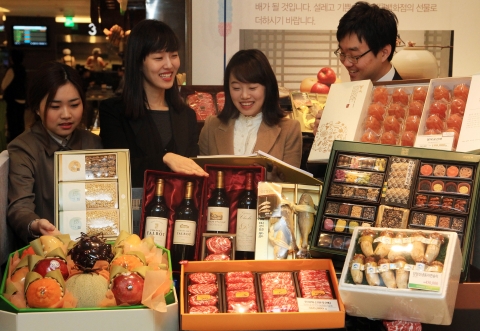 현대백화점, 설 선물 미리 예약하면 최대 50% 저렴해요