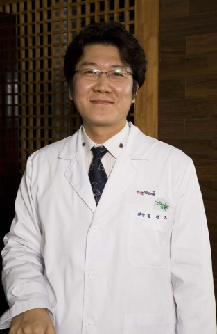 자연성형 전문가 김경모원장