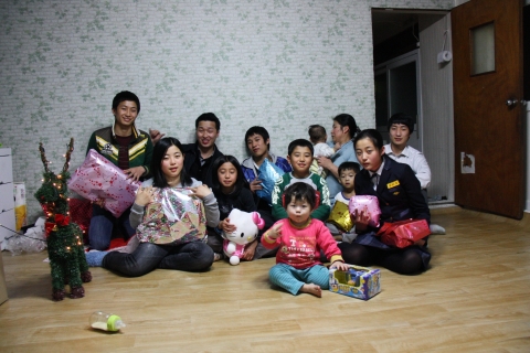 보건복지인력개발원 경인센터 직원들 흥부네 11남매와 아름다운 인연(因緣)