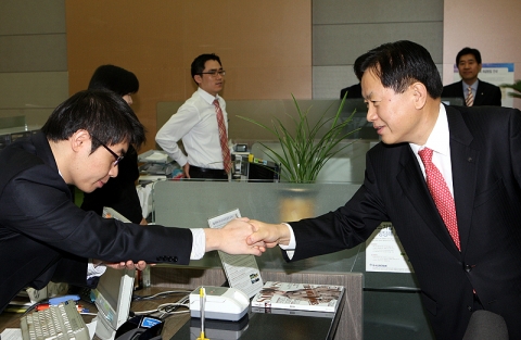 신한銀, ‘2011 시무식’ 실시…현장직원 격려