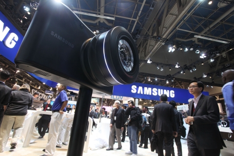삼성전자, 스마트 카메라와 캠코더 ‘CES 2011’서 호평