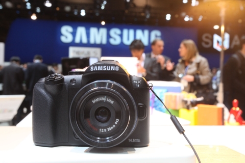 삼성전자, 스마트 카메라와 캠코더 ‘CES 2011’서 호평