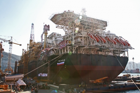 파즈플로어FPSO 명명식 장면