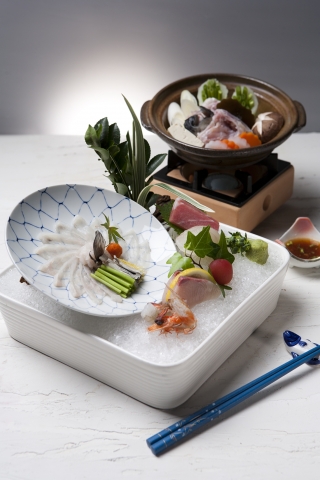 임피리얼 팰리스 호텔 일식당 '만요' 복어 냄비 요리