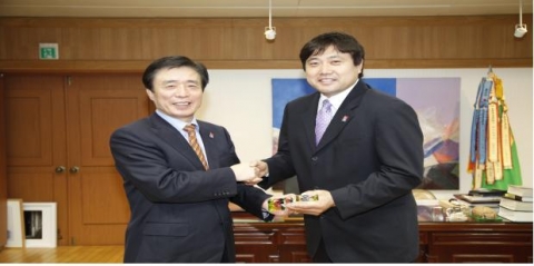 양준혁 대구시 홍보대사, 근대역사관과 태어난 방천시장 미광당 금은방 방문