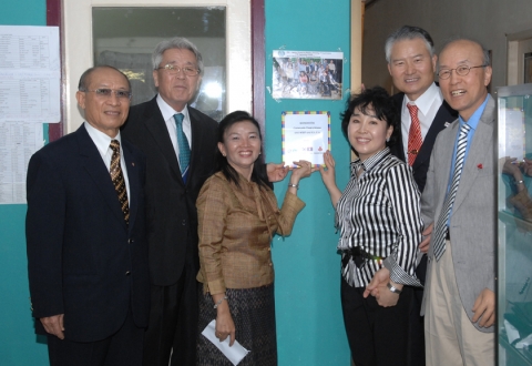 사단법인 '내일을 여는 멋진여성(WSBT)'과 '한-라친선협회(KLFA)'가 후원하고, 사회복지 공동모금회가 후원한 라오스 장애인 여성들을 위한