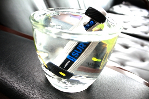 커세어 서바이버의 방수 기능 시험 사진