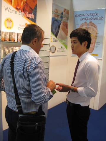 동명대학교 김현덕 학생의 해외현지 기업수출도우미 활동장면