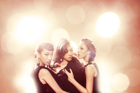 그룹 벨라 루시(가운데),미우(왼쪽),칸희(오른쪽)