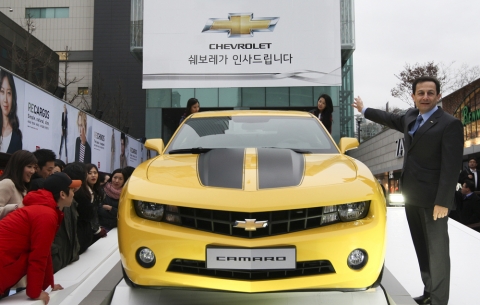 한국지엠 쉐보레 빅뱅 행사. 밀레니엄 프라자에 신제품 전시