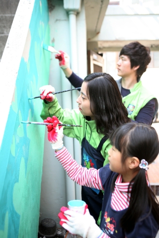 보해 젊은잎새봉사단, 12일 지역아동센터서 벽화봉사 실시