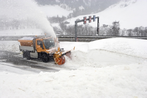 폭설에 주목 받는 다목적 특수차량 ‘유니목’