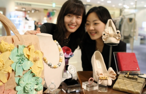 현대百, 초콜릿아트 작품 전시