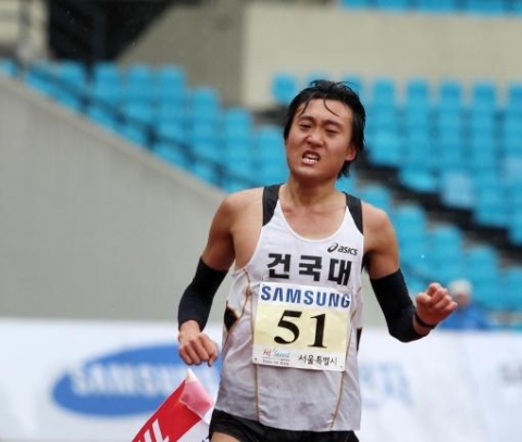 건국대 정진혁 선수, 서울국제마라톤서 ‘깜짝’ 2위