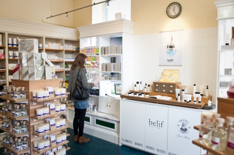 허브화장품 빌리프(belif), 허브 본고장 영국진출