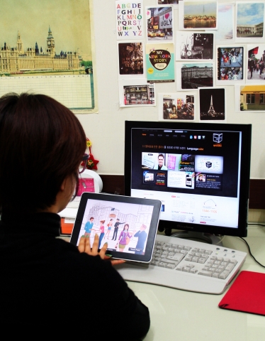 외국어 말하기 전문 프로그램 랭귀지큐브의 uLesson으로 영어 말하기 학습을 하고 있다.