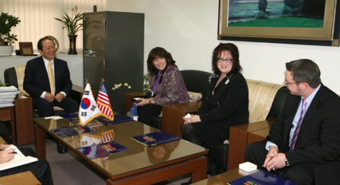 이현청 총장이 Murray State University와 Disney Worldwide Services의 인턴담당 관계자 접견