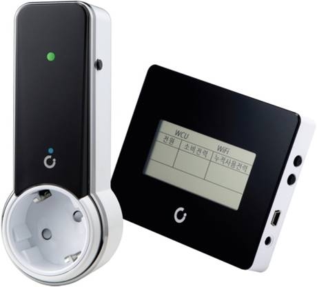 U-PLUG 제품구성 왼쪽부터 WCU(Watt checker unit)와 DCU(Data concentrate unit)