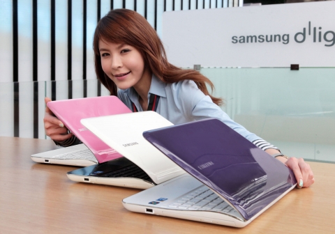 삼성전자가 디자인과 성능을 동시에 만족하는 세련된 곡선 라인에 강력한 멀티태스킹 기능의 노트북 '삼성 센스 SF311'을 출시했다. 'SF311'은 작년 10월에 출시되어 인기를 모았던 'SF310' 모델과 동일한 디자인에 성능은 업그레이드한 제품이다.