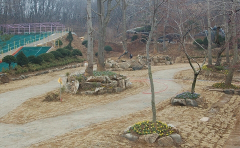 야외 잔디 광장