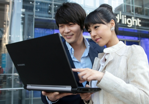 삼성전자가 내압, 내충격 설계를 통해 튼튼한 내구성을 자랑하는 기업용 노트북 신제품 라인업을 선보였다.