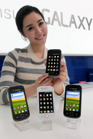 안드로이드 2.2, 800MHz 프로세서, 하이퍼스킨 배터리커버 등 스타일과 실용성을 겸비한 삼성전자 스마트폰 '갤럭시 지오'