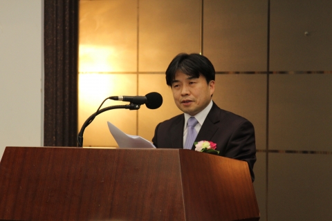 금소연 출범식에서 취임사를 발표하는 이성구 회장