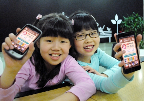 KT는 국내 최초로 초등학생 전용 에듀테인먼트 포털 앱인 ‘올레스쿨’ 서비스를 출시했다.