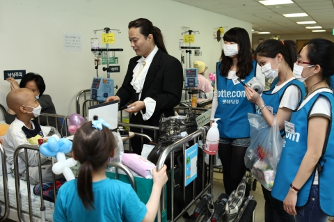 [롯데닷컴] 소아암 환아들에 어린이날 선물