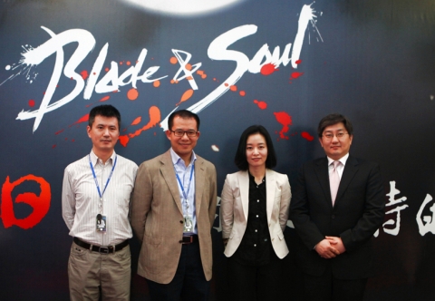 왼쪽부터 마크 렌 텐센트 게임즈 대표, 마틴 라우 텐센트 총재, 윤송이 CSO/COO, 윤재수 전략기획실 상무