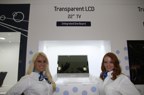 22인치 투명 LCD TV 패널
