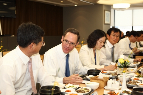 외환은행 래리클레인 행장, 시니어 매니지먼트 미팅(SMM)