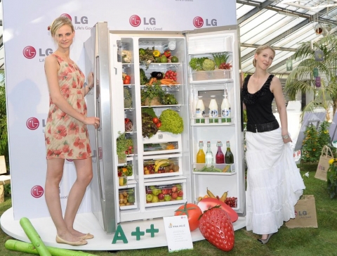 LG전자가 대용량 고효율 제품 앞세워 유럽 시장 공략을 강화한다.LG전자는 26일(현지시각), 독일 뮌헨에서 614리터 대용량에 에너지 효율 ‘A++’ 등급인 고효율 양문형 냉장고