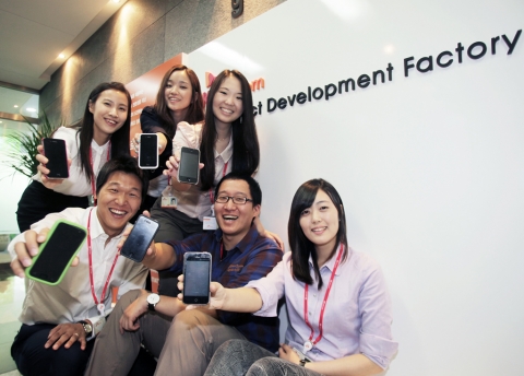 SK텔레콤의 '아이디어 공장' PDF(Product Development Factory)에서 개발한 앱들이 각종 앱 장터에서 총 다운로드 1천만 건을 돌파했다. SK텔레콤은 PDF가 단시간에 좋은 성과를 보일 수 있었던 이유에 대해 독특한 조직문화와 개발 프로세스, 그리고 60여 중소 개발사들과의 끈끈한 협력 덕분이라고 밝혔다.