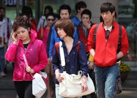 세정에서 새롭게 선보인 아웃도어 센터폴을 입고 하계 워크숍을 떠나는‘더 스타일’ 디자인 1팀