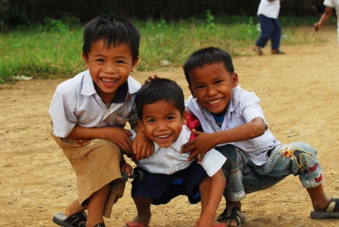 라오스 전국 어디를 가도 가장 아름다운 모습은 어린이들의 천진난만한 웃음이다.