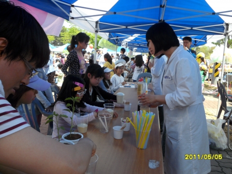 군산대 생활과학교실, ‘김제 어린이 큰 잔치’에 과학부스 설치