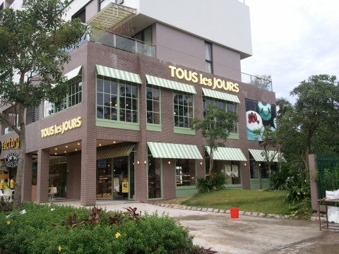 최근 오픈한 베트남 뚜레쥬르 10호점(푸미흥점) 전경