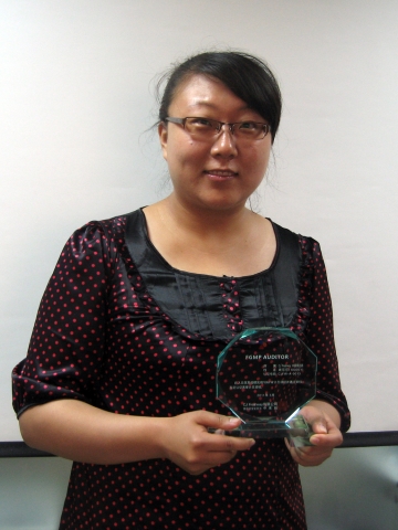 지난 20일, CJ프레시웨이 소속의 중국 현지 오디터 주사사(맨 오른쪽)씨가 중국 청도에 있는 한 협력업체를 방문해 오디트를 진행하고 있다.