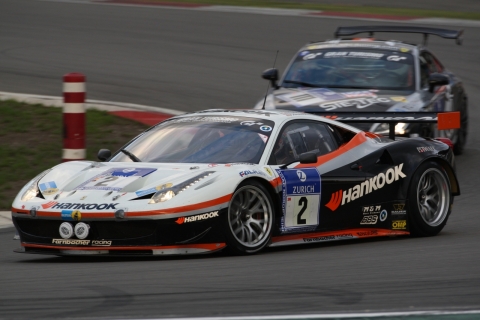 ‘뉘르부르크링 24시’ sp8 클래스 결승 경기에서 서킷을 질주하고 있는 한국 판바허 레이싱 팀