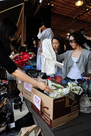 현대百, 옥상공원 자선장터 정례화