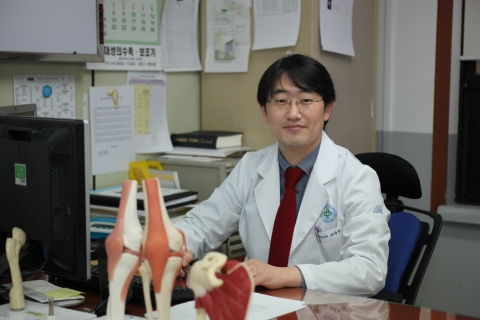 의학전문대학원 정형외과 고덕환 교수(건국대 충주병원)