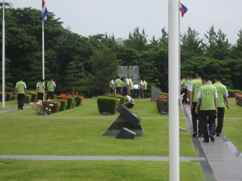 동명대 학군단, 1일 UN 기념공원 묘역 참배 헌화3