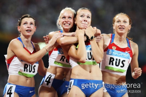66th Annual Pictures of the Year International Competition Sports Portfolio, Editorial, 2위 수상 Olympics Day 14 - Athletics By: Al Bello Getty Images Sport People: Evgeniya Polyakova; Yulia Gushchina