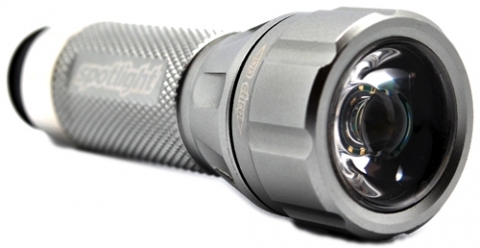 휴가철 앞두고 간편하게 충전하고 사용하는 ‘스팟라이트’ 주목